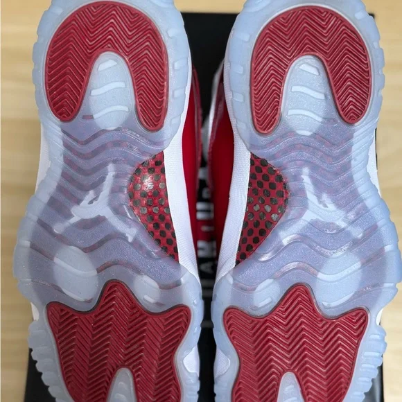 EUC Air Jordan 11 Retro Varsity Red/Cherry Men Size 8.5 - Picture 12 of 13